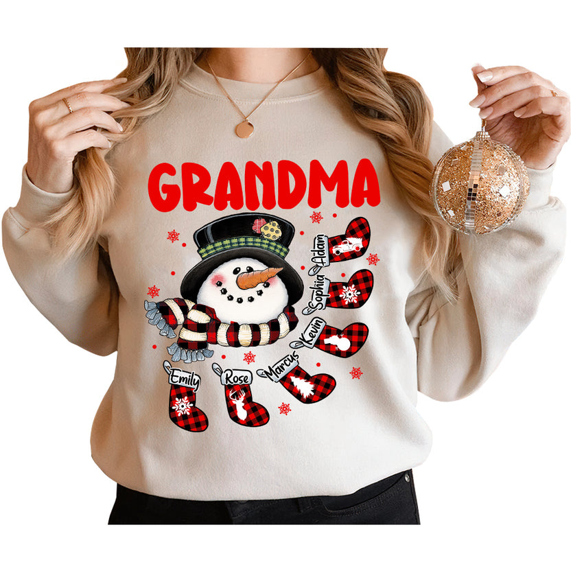 Gifts For Grandma, Grandma With Grandkids Socks Snowflake Red Plaid, Personalized T-Shirt, Gifts For Abuela Grandma From Family Members, Short Sleeve Tee Shirt, Gifts For Christmas